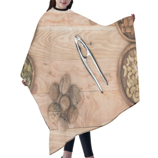 Personality  Assorted Nuts And Nutcracker Hair Cutting Cape