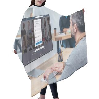 Personality  Businessman Using Desktop Computer With Linkedin Website On Screen In Office Hair Cutting Cape