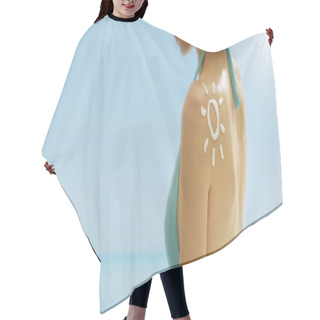 Personality  Woman Tanning At The Beach With Sunscreen Cream Hair Cutting Cape