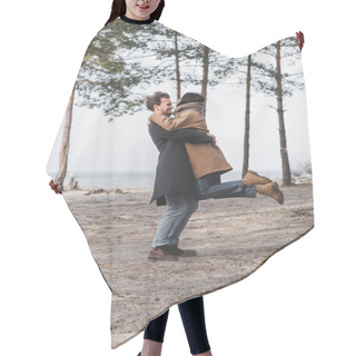 Personality  Side View Of Young Couple Embracing During Autumn Walk In Forest Near River Hair Cutting Cape