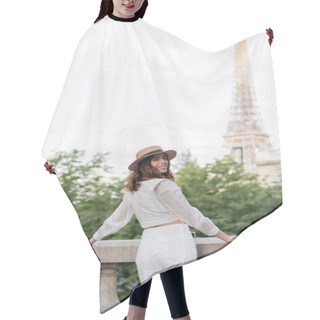 Personality  Cheerful Traveler In Straw Hat Looking T Camera With Eiffel Tower At Background In France  Hair Cutting Cape