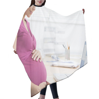 Personality  Pregnant Woman At Work Hair Cutting Cape