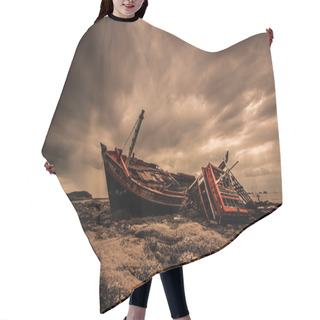 Personality  Landscape Ship Wreck Hair Cutting Cape