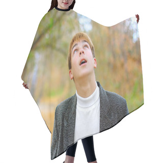 Personality  Teenager Look Upwards Hair Cutting Cape