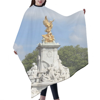 Personality  Victoria Monument In London Hair Cutting Cape