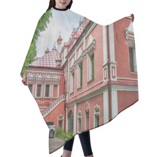 Personality  The Medieval Palace From The Beginning Of The 18th Century To 1917 Belonged To The Richest Family Of Princes Yusupov. All The Princely Additions To This Palace Are Made In The Old Russian Style    Hair Cutting Cape