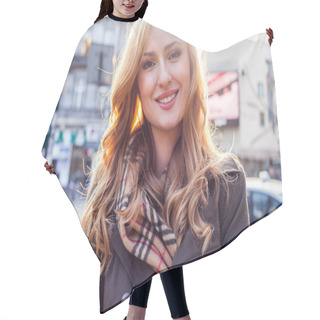 Personality  Blonde Walking On The Street In City Hair Cutting Cape