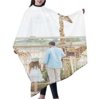 Personality  Back View Of Father And Daughter Standing Near Fence And Giraffe In Zoo  Hair Cutting Cape