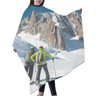 Personality  Skiers In Front Of The Breathtaking View Of Mont Blanc De Tacul Hair Cutting Cape
