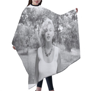 Personality  Marilyn Monroe Photographed By Sam Shaw Hair Cutting Cape