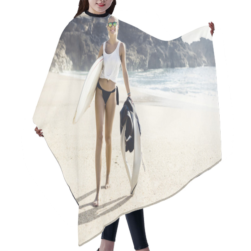 Personality  Beautiful Surfer Girl Walking On The Beach  Hair Cutting Cape