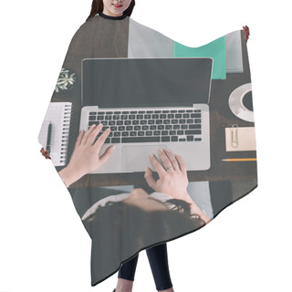 Personality  Woman Studying With Laptop Hair Cutting Cape