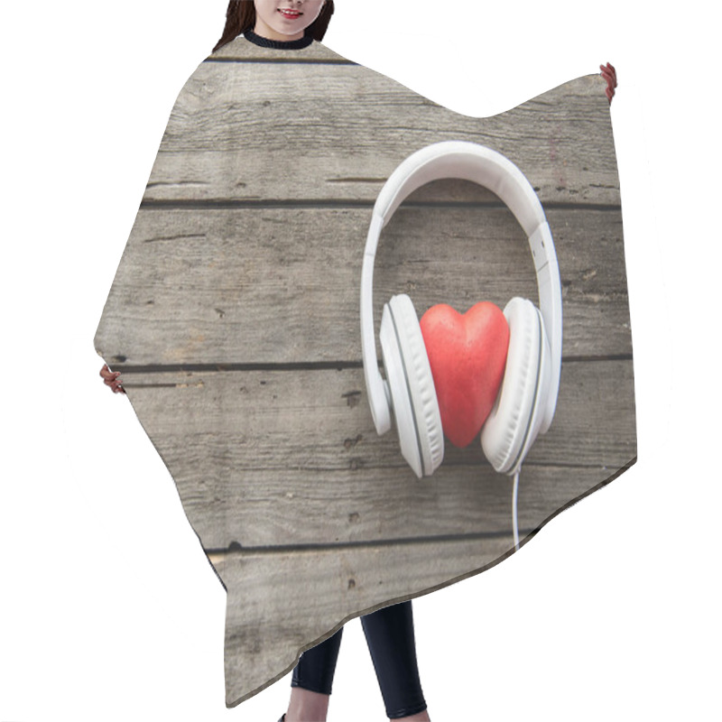 Personality  Headphones With Red Heart Sign Hair Cutting Cape