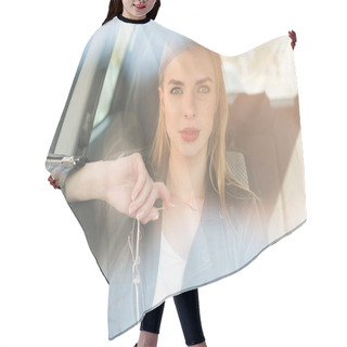 Personality  Beautiful Blond Woman In Car Hair Cutting Cape