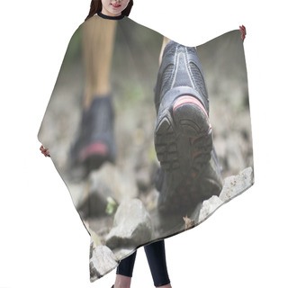 Personality  Trail Walking In Mountains Hair Cutting Cape