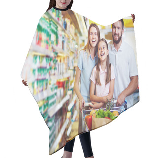 Personality  Family With Shopping Cart In  Supermarket Hair Cutting Cape