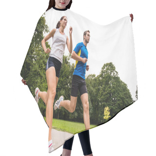 Personality  Jogging Together - Sport Young Couple Hair Cutting Cape