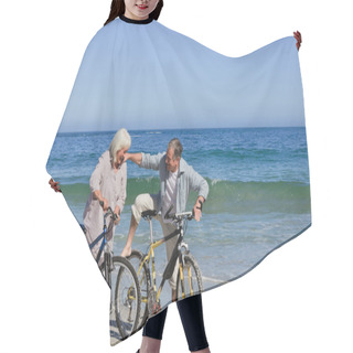 Personality  Mature Couple With Their Bikes On The Beach Hair Cutting Cape