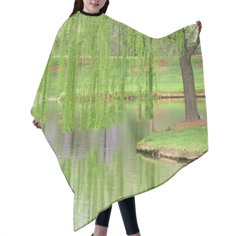 Personality  Willow Reflection Hair Cutting Cape
