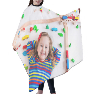 Personality  Little Girl Playing With Wooden Trains Hair Cutting Cape
