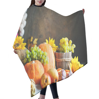 Personality  Happy Thanksgiving Day Background, Wooden Table Decorated With Pumpkins, Maize, Fruits And Autumn Leaves. Harvest Festival. Selective Focus. Horizontal. Background With Copy Space. Hair Cutting Cape