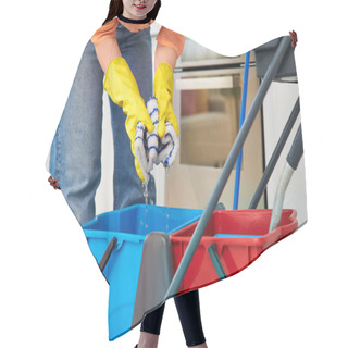 Personality  A Stylish Woman In Casual Wear Gracefully Mops The Floor With A Bucket, Ensuring A Clean And Tidy Home Environment. Hair Cutting Cape