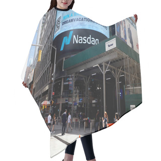 Personality  US Stock Exchange Rating Downgraded By Fitch Affects Nasdaq And NYSE. August 02, 2023, New York, USA: Global Markets React Negatively To The News That The United States, The World's Largest Economy Hair Cutting Cape
