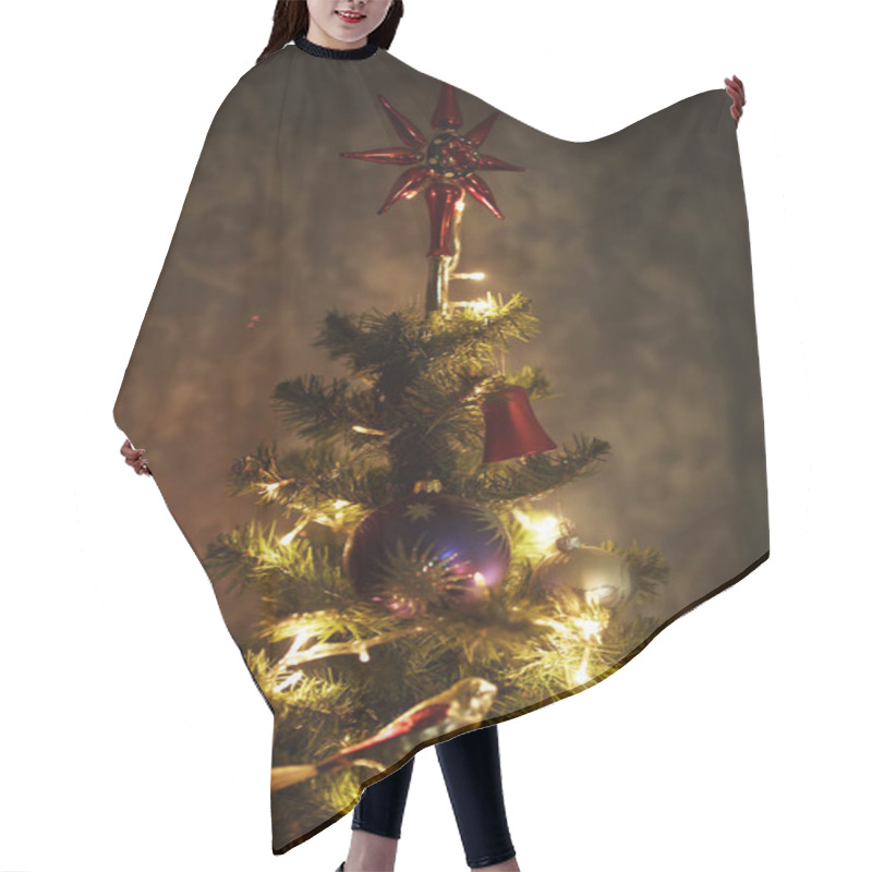 Personality  Top Of Christmas Fir Tree With Lights In The Dark Room, Magic Mood Hair Cutting Cape