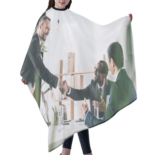 Personality  Businessmen Shaking Hands Hair Cutting Cape