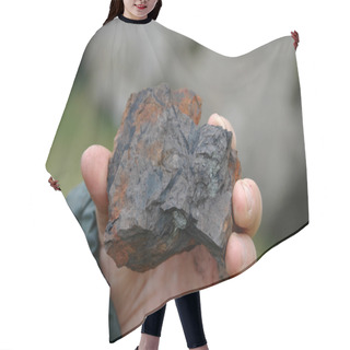 Personality  Hand Holding Rock Hair Cutting Cape