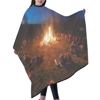 Personality  Easter Bonfire, Festival For Children And Adults In Weimar, Tiefurt 2019 Hair Cutting Cape