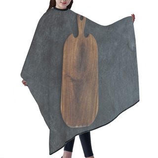 Personality  Top View Of Empty Wooden Cutting Board On Dark Tabletop Hair Cutting Cape