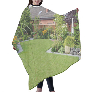 Personality  Lawn In The Garden Hair Cutting Cape