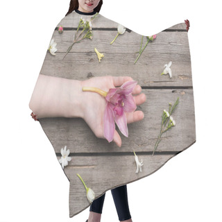 Personality  Flowers And Human Hand Hair Cutting Cape