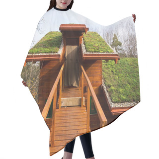 Personality  Green Living Roof On Wooden Building Covered With Vegetation Hair Cutting Cape