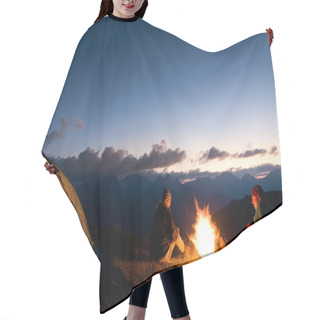 Personality  Couple Camping At Night Hair Cutting Cape