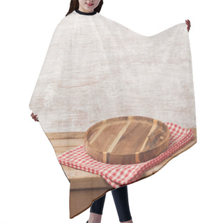 Personality  Wooden Tray With Checked Tablecloth  Hair Cutting Cape