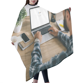 Personality  Cropped Shot Of Man In Plaid Shirt Using Laptop With Google Website On Screen Hair Cutting Cape