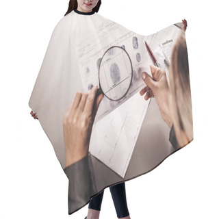 Personality  Criminology Expert Working Hair Cutting Cape