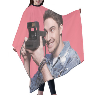 Personality  Casual Man Using Vintage Camera Hair Cutting Cape