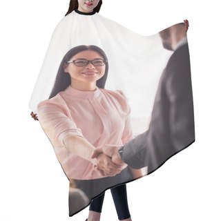 Personality  Business Woman Shaking Hands With A Partner. Hair Cutting Cape