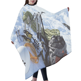 Personality  Mountain Climbing Equipment In Snow Hair Cutting Cape