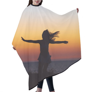 Personality  Dancing Silhouette Hair Cutting Cape