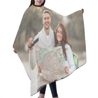 Personality  Young Couple Travels Hair Cutting Cape