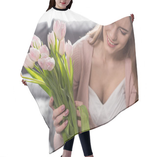 Personality  Woman With Fresh Flowers Hair Cutting Cape