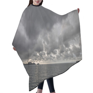 Personality  Sea On A Rainy Day Hair Cutting Cape
