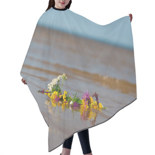 Personality  Circlet Of Flowers Hair Cutting Cape