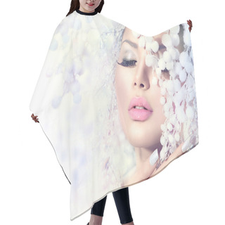 Personality  Winter Beauty Model Girl Hair Cutting Cape