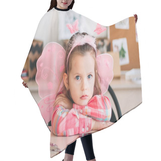 Personality  Upset Cute Girl Wait For Art Lesson Hair Cutting Cape