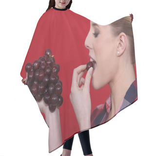 Personality  Woman Eating Red Grapes Hair Cutting Cape